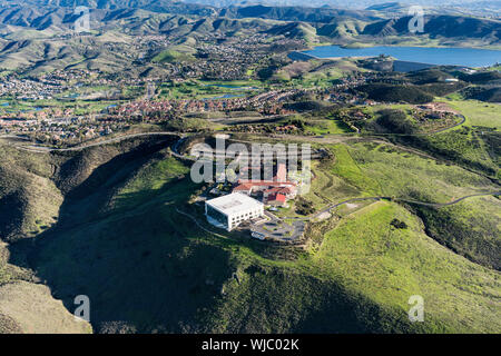 Simi Valley, California, Stati Uniti d'America - 26 Marzo 2018: vista aerea di Ronald Reagan Presidential Library e centro per gli affari pubblici nei pressi di Los Angeles in ve Foto Stock