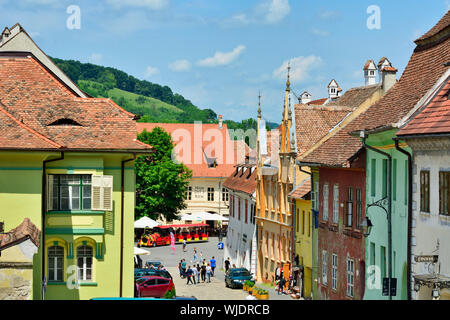 La città vecchia medievale all'interno della cittadella. Un sito Patrimonio Mondiale dell'Unesco. Sighisoara, Transilvania. La Romania Foto Stock