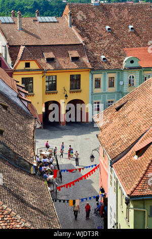 La città vecchia medievale all'interno della cittadella. Un sito Patrimonio Mondiale dell'Unesco. Sighisoara, Transilvania. La Romania Foto Stock