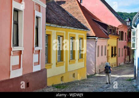 La città vecchia medievale all'interno della cittadella. Un sito Patrimonio Mondiale dell'Unesco. Sighisoara, Transilvania. La Romania Foto Stock