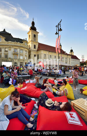 Street Food Festival in Piata Mare. Sibiu, in Transilvania. La Romania Foto Stock