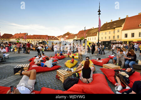 Street Food Festival in Piata Mare. Sibiu, in Transilvania. La Romania Foto Stock