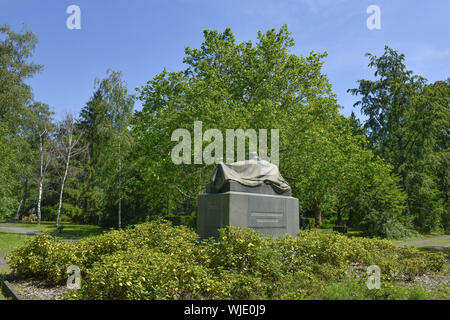 Berlino, bronzo, il monumento in bronzo, bronzo figura, fusione in bronzo, fusione in bronzo, Columbia dam, monumento, in Germania, la prima guerra mondiale, Franz Dorrenbach Foto Stock