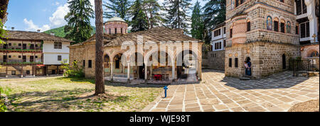 Troyan monastero (monastero della Dormizione della Santissima Madre di Dio) è il terzo più grande monastero in Bulgaria. Foto Stock