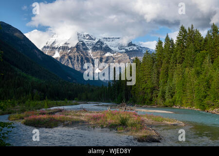 Bellissima vista panoramica del Monte Robson vertice in British Columbia, Canada Foto Stock
