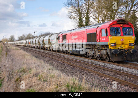 DB Schenker classe 66 per il trasporto di carri cementizi Castle, tra Melton Mowbray e Oakham uk Foto Stock