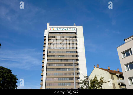 Una vista di Novartis campus a Basilea in Svizzera Foto Stock