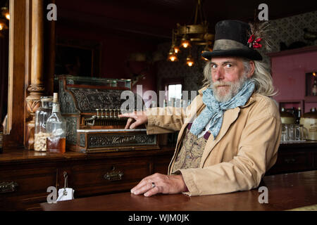 Reenactor storico Dave Johnston a South Park City Museum, una collezione di edifici storici di Fairplay, Colorado Foto Stock