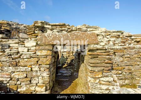 Broch di ingresso Gurness Orkney Islands, Scozia. Un broch è un ferro arrotondato torre di età unica per la Scozia. Foto Stock