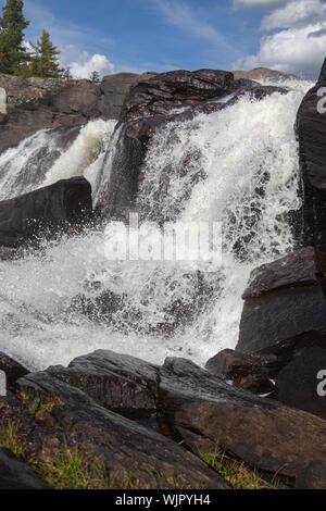 Popolare attrazione turistica di belle alte cascate in Bracebridge Ontario Foto Stock