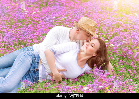 Baci sul prato di primavera Foto Stock