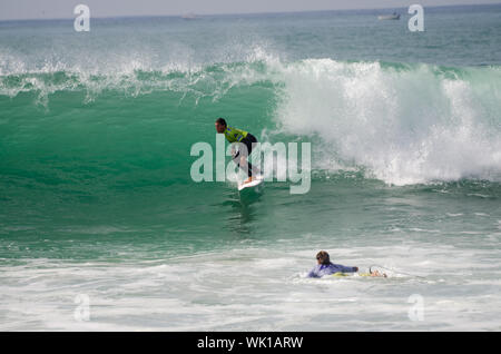 PENICHE, Portogallo - 17 Ottobre : Surfer durante il Rip Curl Pro Portogallo, Ottobre 17, 2013 in Peniche, Portogallo Foto Stock