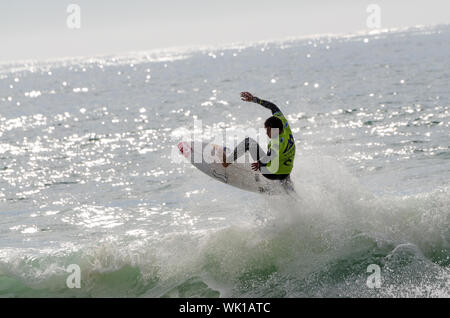 PENICHE, Portogallo - 17 Ottobre : Surfer durante il Rip Curl Pro Portogallo, Ottobre 17, 2013 in Peniche, Portogallo Foto Stock