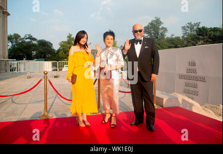 Andrea Botto, Jean Yoon e Paolo Sun-Hyung Lee, Agosto 28, 2019 : (L-R) attrice canadese Andrea Botto, attrice canadese, scrittore e poeta Jean Yoon e Coreano attore canadese e televisione ospitante Paolo Sun-Hyung Lee al Seoul International Drama Awards 2019 a Seul, in Corea del Sud. Credito: Lee Jae-Won/AFLO/Alamy Live News Foto Stock