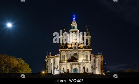 Vista notturna della Basilica di Sameiro Braga, nel nord del Portogallo Foto Stock