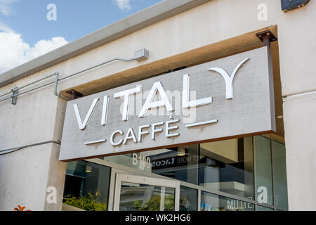 Un negozio di fronte segno per il ristorante noto come Vitaly Caffe, situato presso il Camp Foto Stock