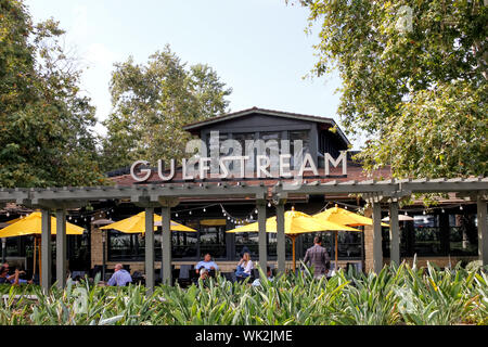 Un negozio di fronte segno per il ristorante di lusso conosciuta come Gulfstream Foto Stock