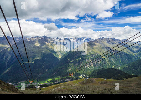 Fahrt von Sölden auf den Gaislachkogel, Ötztal, Tirol Österreich Foto Stock