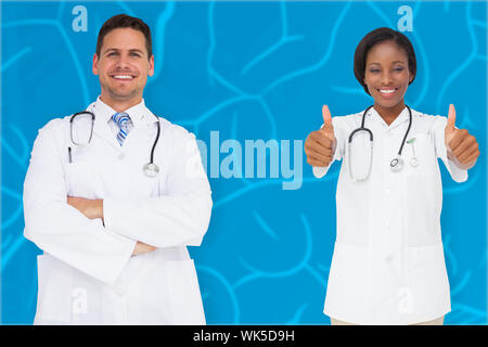 Immagine composita del team medico contro blu sullo sfondo del cervello Foto Stock