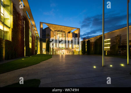 Kanzleramt, Cancelleria tedesca di notte, Berlino, Germania, Europa Foto Stock