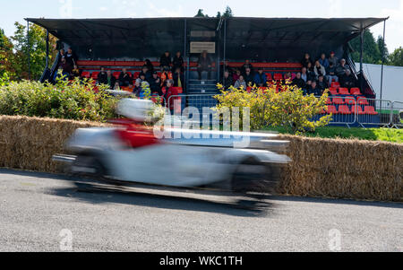 Boness Revival hillclimb motorsport evento in Boness, Scotland, Regno Unito. Il 2019 Bo'ness revival classico e Hillclimb, Scozia il primo scopo-costruito motorsport venue, ha segnato 60 anni poiché il doppio del Campione del Mondo di Formula 1 Jim Clark gareggiato qui. Esso ha avuto luogo sabato 31 agosto e domenica 1 settembre 2019. Foto Stock