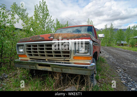 Vecchia auto, Ford, in McCarthy, Alaska. Foto Stock