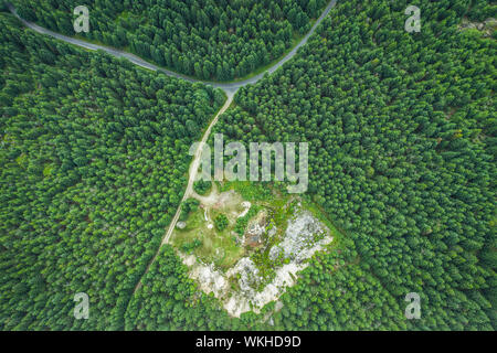 Bedrichov è un villaggio nella regione di Liberec della Repubblica ceca. È situato a circa 8 km a nord-nord-ovest di Jablonec nad Nisou Foto Stock