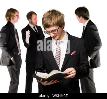 L'uomo guarda il suo calandra Foto Stock