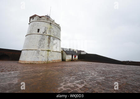 Faro della superiore fort Aguada. Bardez, Nord Goa, India. Foto Stock