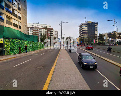 Tunnel Avenida Arequipa con Javier Prado nel quartiere di San Isidro Lima Peru Foto Stock