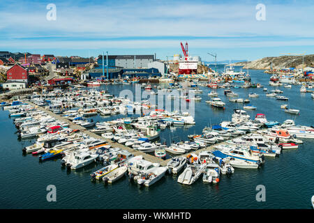 Ilulissat Tourist Nature nave da crociera del porto e Boat Harbour sulla Groenlandia famosa destinazione turistica. Foto Stock