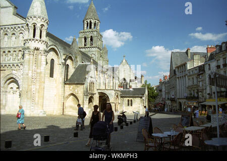 Église Notre Dame la Grande in Place Charles de Gaulle, Poitiers, Vienne, Nouvelle-Aquitaine, Francia Foto Stock