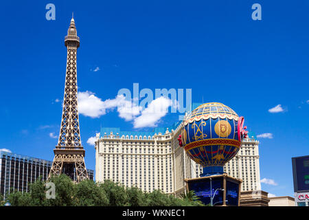 Las Vegas NV / STATI UNITI D'America - 11 Maggio 2019: il Paris Las Vegas Hotel e Casinò con una replica della Torre Eiffel è situato a 3655 S Las Vegas Blvd, Las V Foto Stock