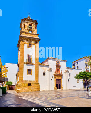 Facciata principale della Parroquia de Nuestra Senora de la Palma parrocchia. Plaza Alta Square. Algeciras downtown, la provincia di Cadiz Cadice, Andalusia, Spagna. Foto Stock