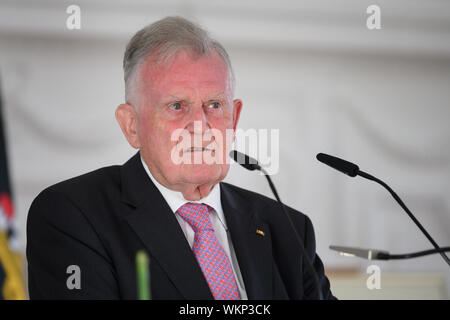 Stuttgart, Germania. 04 Sep, 2019. Erwin Teufel (CDU), ex primo ministro del Land Baden-Württemberg, parla durante un ricevimento per il suo ottantesimo compleanno. Erwin Teufel spire 80 oggi. Credito: Sebastian Gollnow/dpa/Alamy Live News Foto Stock