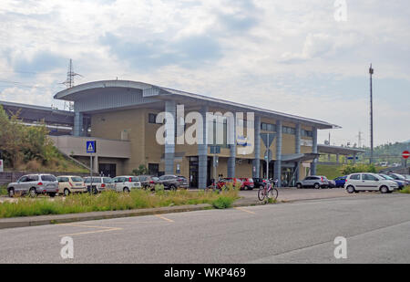 AULLA MASSA CARRARA, Italia - 28 agosto 2019: Aulla Lunigiana station serve ora linee che collegano tutta l'Italia. Foto Stock