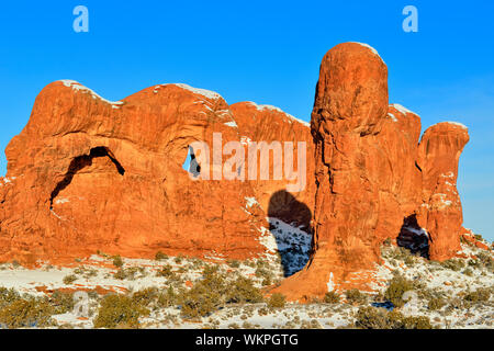 Roccia Arenaria spires in inverno, Arches National Park, Utah, Stati Uniti d'America Foto Stock