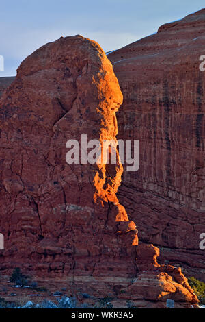 Roccia Arenaria spires in inverno, Arches National Park, Utah, Stati Uniti d'America Foto Stock