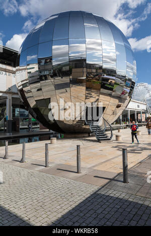 Landmark Bristol Planetarium, Millennium Square, Bristol City Centre, Inghilterra, Regno Unito Foto Stock