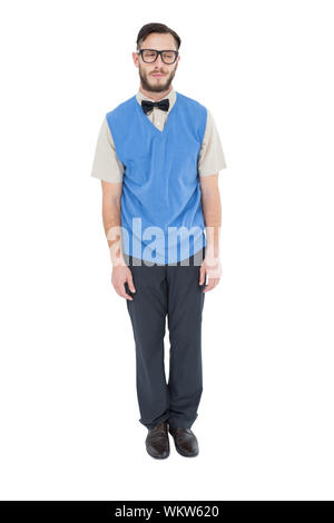 Geeky hipster indossa un maglione vest su sfondo bianco Foto Stock