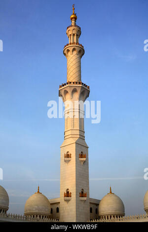 Minareto. Mosquée Sheikh Zayed. 1995. Abou Dhabi. / Moschea Sheikh Zayed. 1995. Emirato di Abu Dhabi. Foto Stock