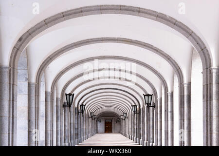 L'Abbazia Benedettina di Santa Croce di La Valle dei Caduti Foto Stock