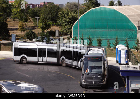 Gli autobus filea dimostrato che essi non erano abbastanza potenti per operare in Istanbul Foto Stock