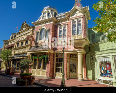 Vedute della famosa Disney World vicino a Orlando in Florida. Disney World è uno dei più grandi e famosi parchi di famiglia. Foto Stock