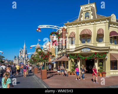 Vedute della famosa Disney World vicino a Orlando in Florida. Disney World è uno dei più grandi e famosi parchi di famiglia. Foto Stock