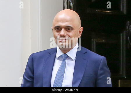 Londra, Regno Unito. 04 Sep, 2019. Il cancelliere dello scacchiere Sajid Javid è visto lasciare n. 11 di Downing Street a Londra. Credito: SOPA Immagini limitata/Alamy Live News Foto Stock