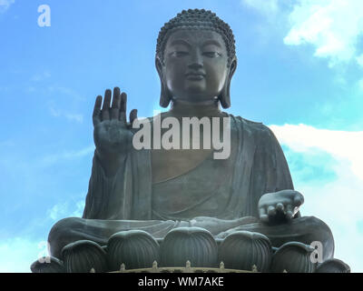 HONG KONG CINA- SETTEMBRE, 30, 2017: close up di Tian Tan Buddha in bronzo di hong kong Foto Stock