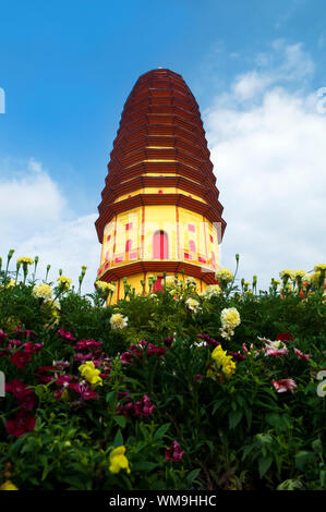 Pagoda dei giardini Cinesi in Malaysia. Foto Stock