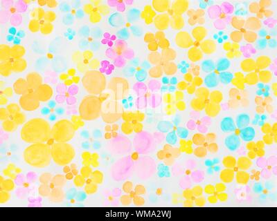 Modello senza giunture di acquerelli di fiori in rosa, arancione e blu. Flower glade disegno spazzola, carino astrazione. Foto Stock