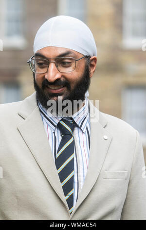 Londra, Regno Unito. 04 Sep, 2019. Ex Inghilterra cricketer e braccio sinistro spinner Mudhsuden Singh Panesar noto come Monty Panesar visto lasciare dal College Green Westminster a Londra. Credito: SOPA Immagini limitata/Alamy Live News Foto Stock